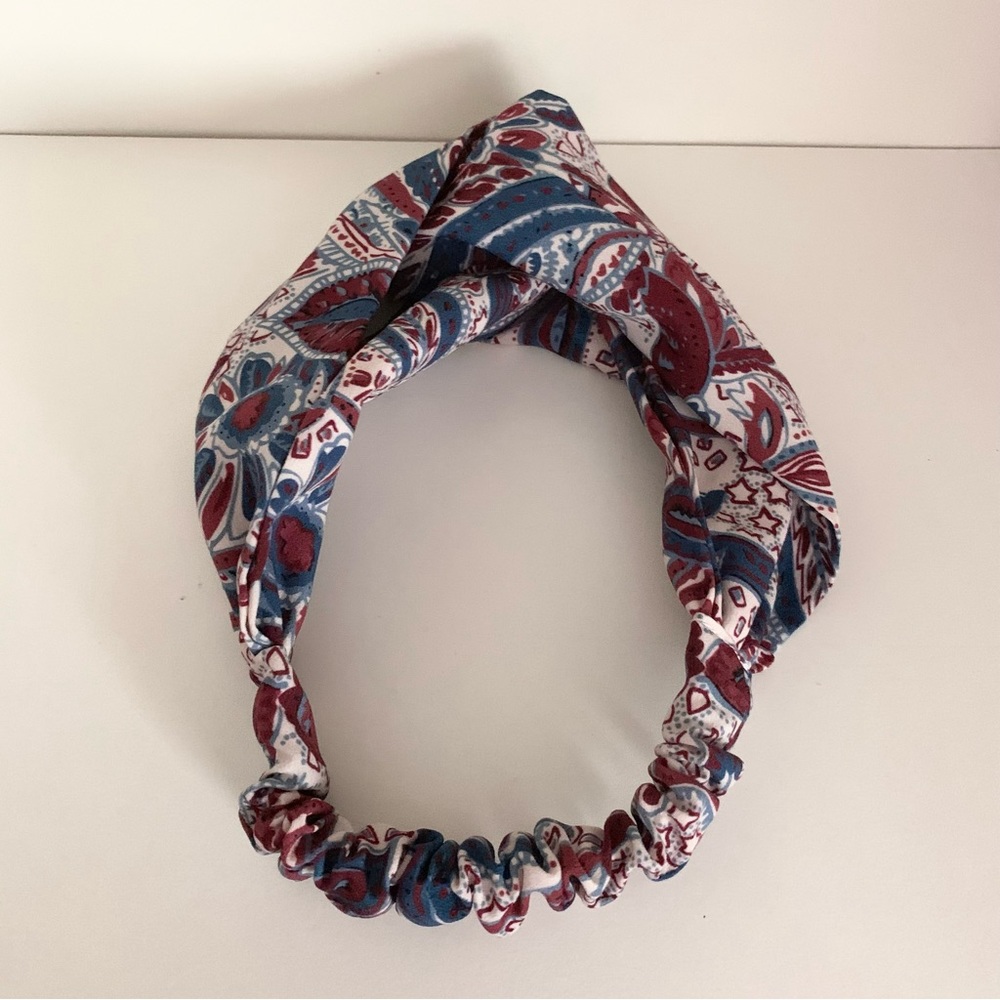 NWOT Knot paisley headband